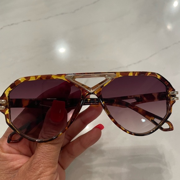 Aviator Sunglasses - Picture 4 of 5